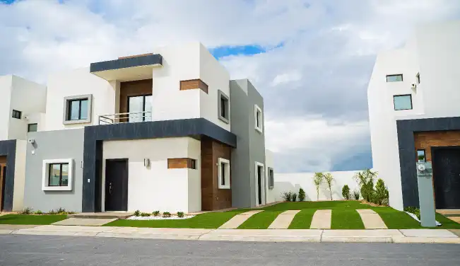 Fachada de casa modelo Orión de Adara residencial.